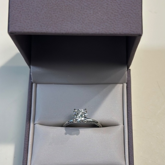 1.01 carat GIA certified natural diamond ring, 14k white gold, size 5.5~ - Picture 4 of 6